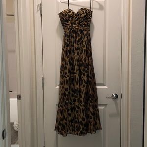 Beautiful dress worn once and no longer fits 😭